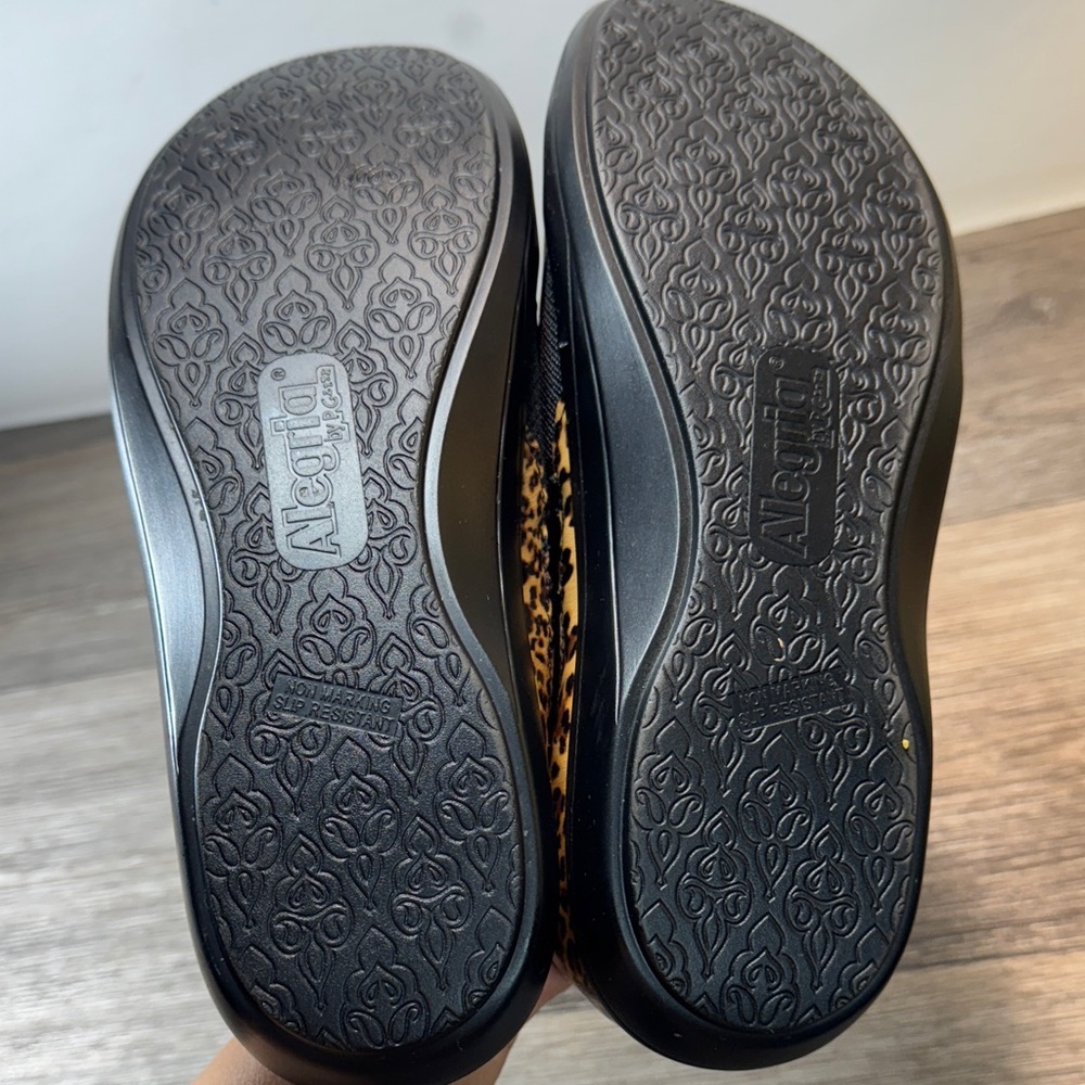 Alegria Cheetah Print flats Sneakers woman’s 41 (s70) - Picture 6 of 9